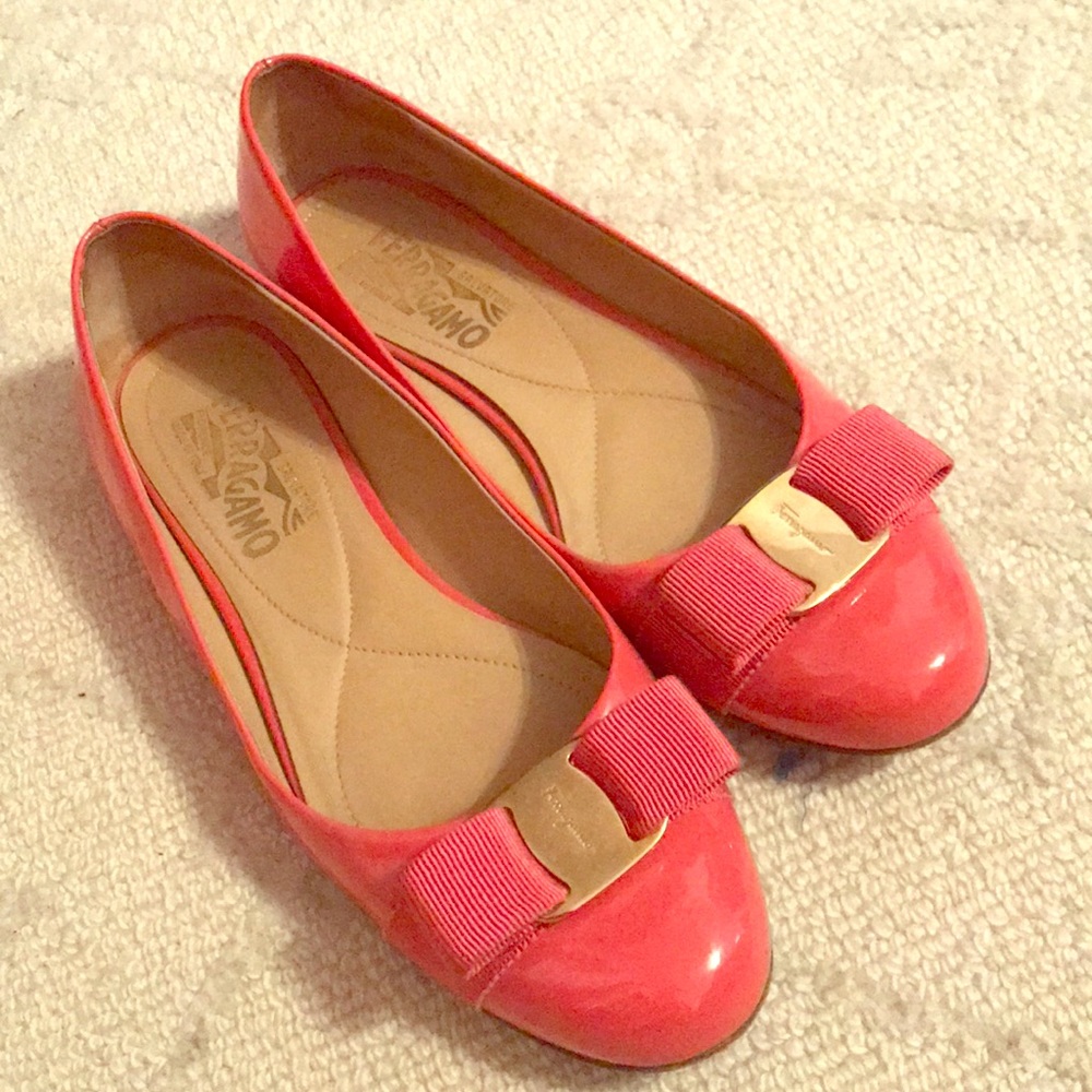 Ferragamo Varina Patent Leather Flats 7 B Pink